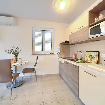 In Mit Moebliertem Balkon Apartman *