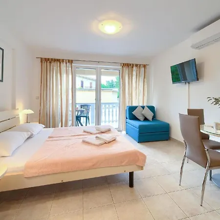 In Mit Moebliertem Balkon Apartman *